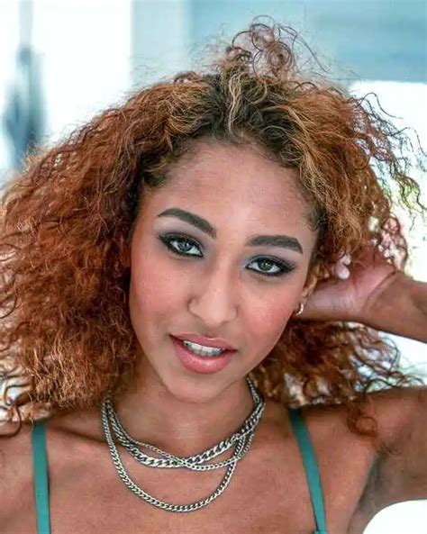 Brixley Benz – Pornstar Videos.
